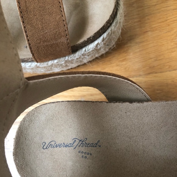 Universal Thread Brown Sandals - Picture 2 of 3